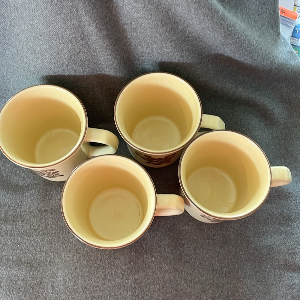 Pfaltzgraff set of 4 Mugs-10oz - Picture 3 of 7
